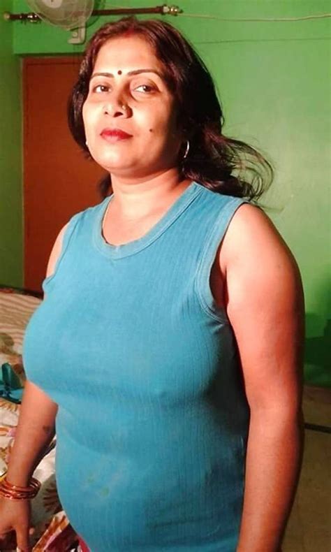 indian bhabhi pussy pics|Desi Bhabhi Nude Pussy Gallery – 50 Pics!